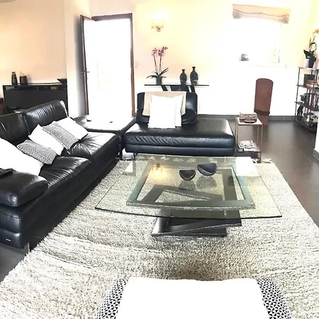Villa Riviera *